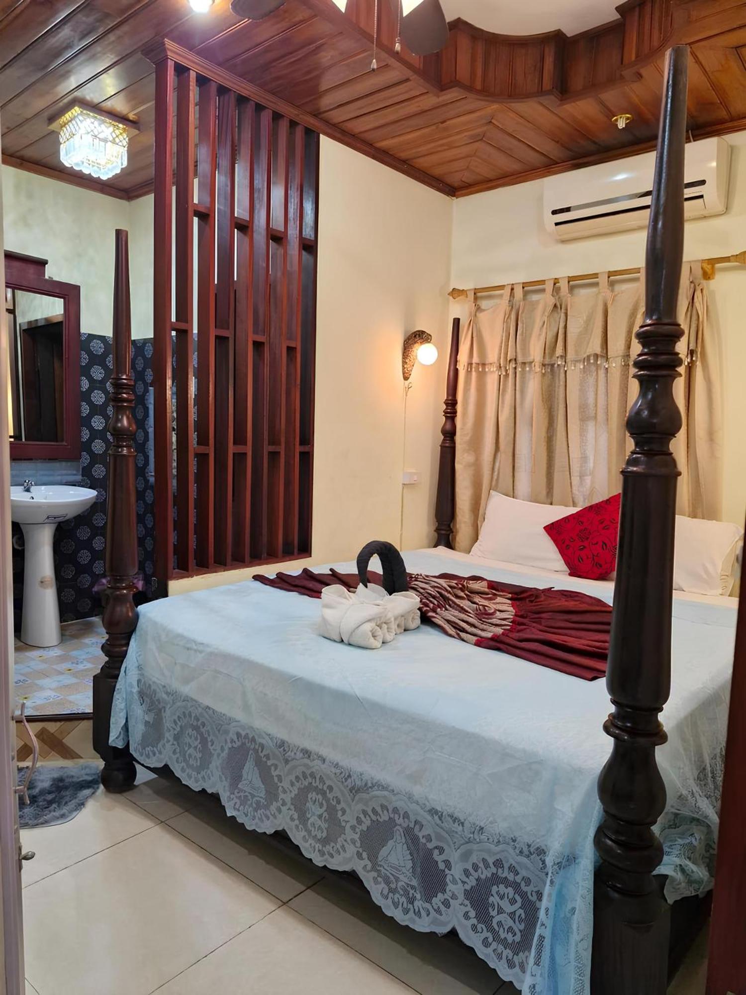 Hotel Sakura Wood House Luang Prabang Zewnętrze zdjęcie